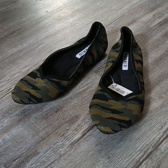 Torrid Camo Stretch Knit Flex ballet flats  Sz 9.5  NWT - Picture 1 of 8
